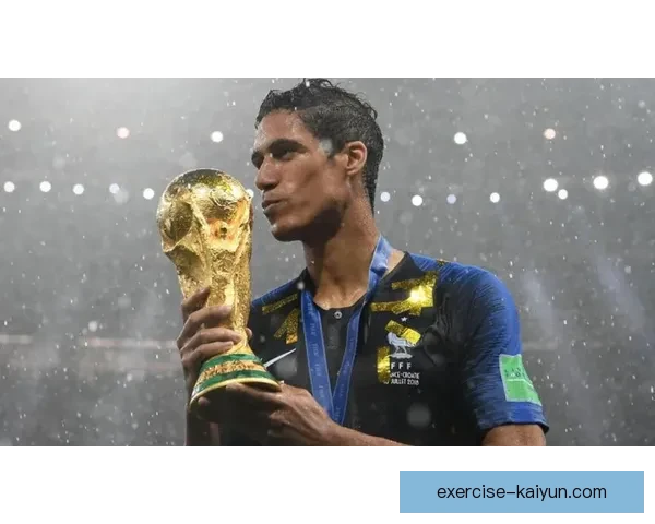 瓦拉内近期比赛表现稳定，状态回暖引发外界关注。